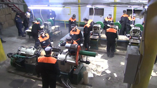 俄羅斯勞教營木筷生產(chǎn)線啟動，產(chǎn)品瞄準中國市場